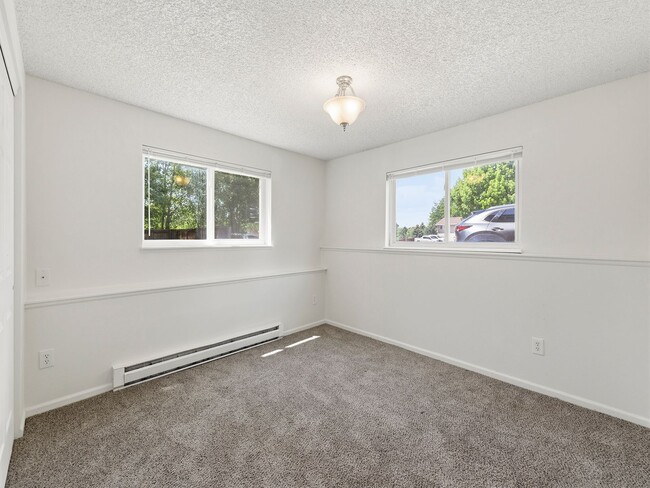 Building Photo - 1684 Riverside Ave