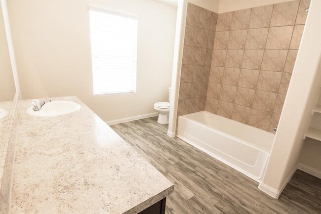 Building Photo - 957 Park Ridge Ct
