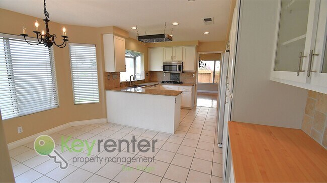 Building Photo - Oceanside |  Single Family Home |2–3 miles away from Hwy 78