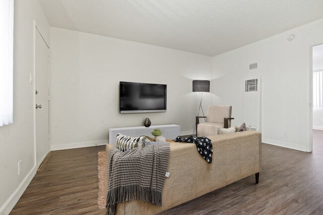 Building Photo - Sepulveda Court