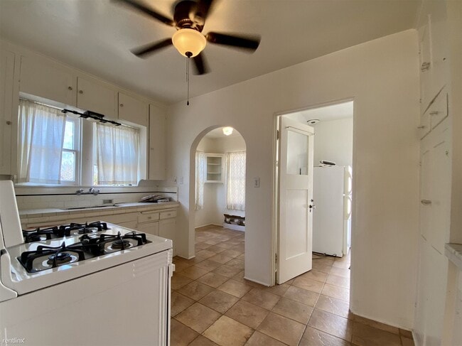 Building Photo - 2 br, 1 bath House - 3138 Bancroft Street
