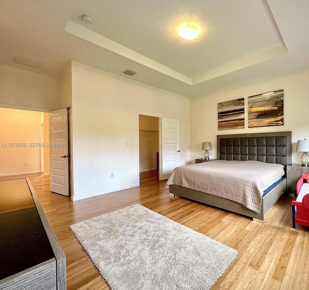 Building Photo - 965 NE 193rd Ter