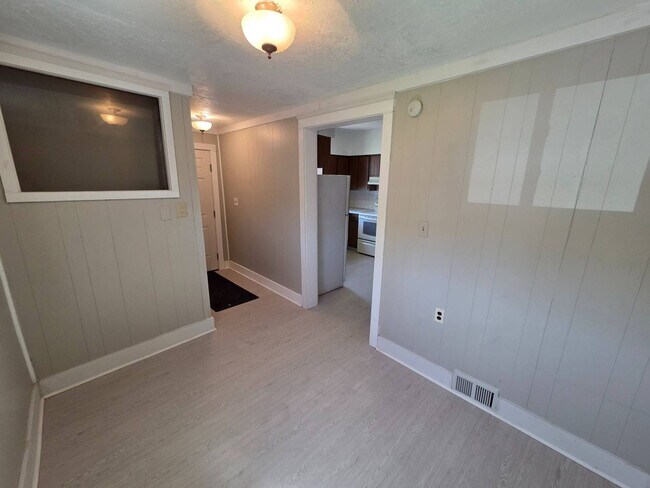 Building Photo - 3027 Fortune Ave