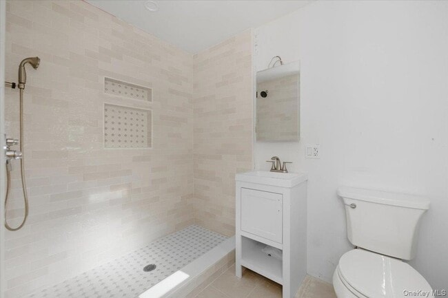 Building Photo - 132 A Raymond St