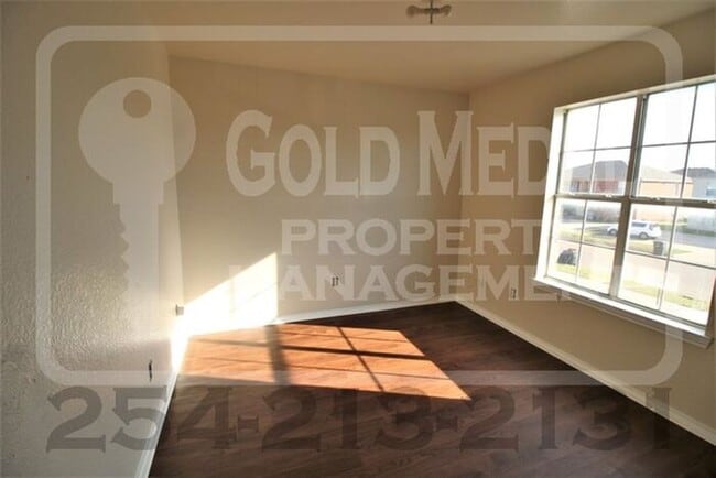 Building Photo - 3401 Barcelona Dr