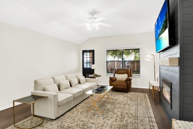 Building Photo - 11415 Hemington Dr