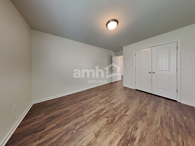 Building Photo - 5306 Ian Dr