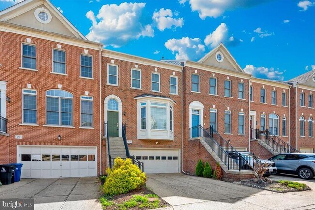 Building Photo - 4576 Fair Valley Dr