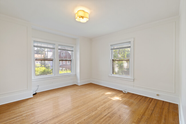 Main Level Bedroom 1 - 40 Thayer St