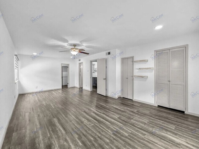Building Photo - 767 Dove Cir