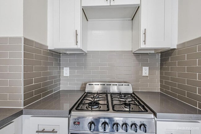 Building Photo - 80 Terra Vista Ave