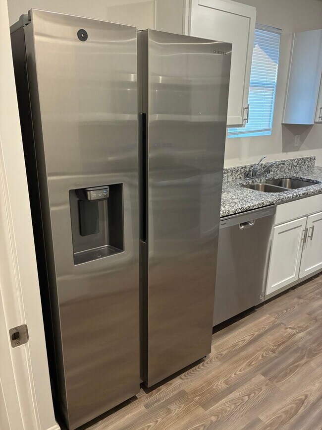 Building Photo - 105 S Osprey Ct