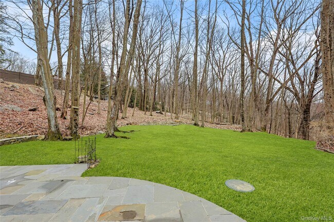 Building Photo - 22 Lake Ridge Rd