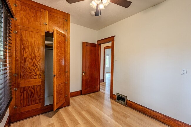 Building Photo - Brown Duplex