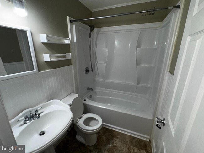 Building Photo - 10502 Glenhaven Dr