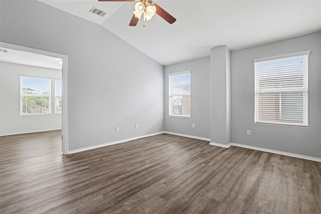 Building Photo - 6227 Aviara Dr