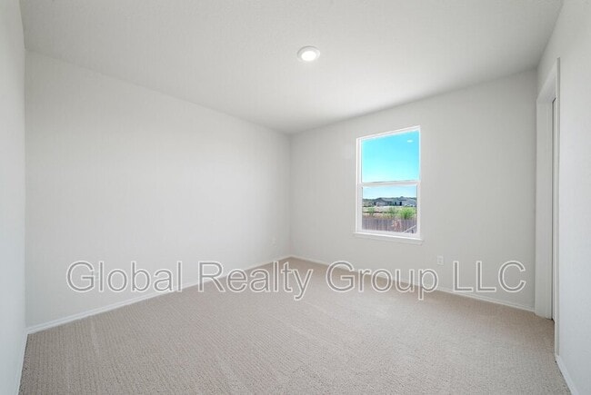 Building Photo - 535 Wild Olive Wy