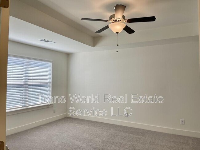 Building Photo - 175 N Auburn Landing Pl