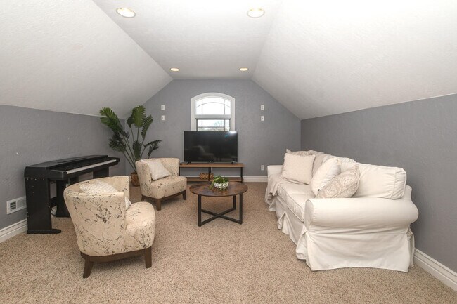 Building Photo - 21685 Merion Ct
