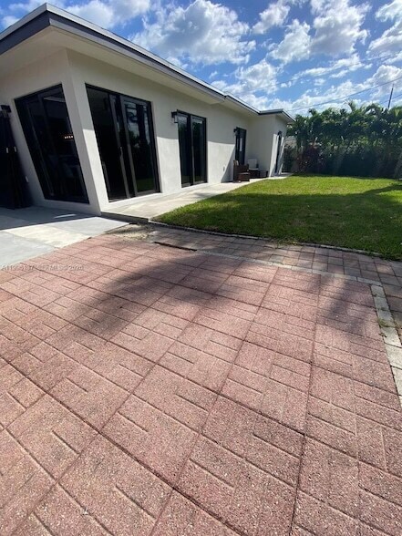 Building Photo - 234 Avalon Ave