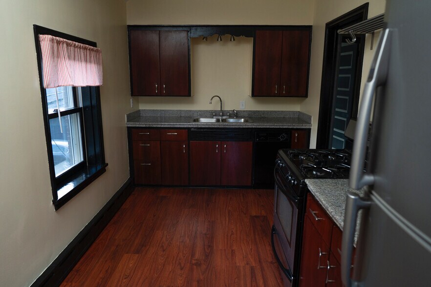 Building Photo - 2302 1/2 Blaisdell Ave