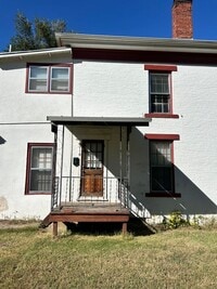 Building Photo - Great 2 Bedroom Apartment