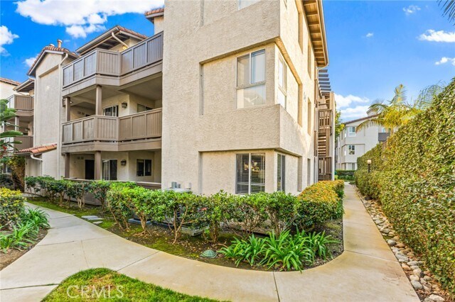 Building Photo - 54 Corniche Dr