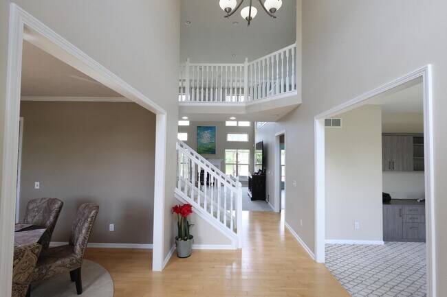 Building Photo - 7704 Gateway Ln