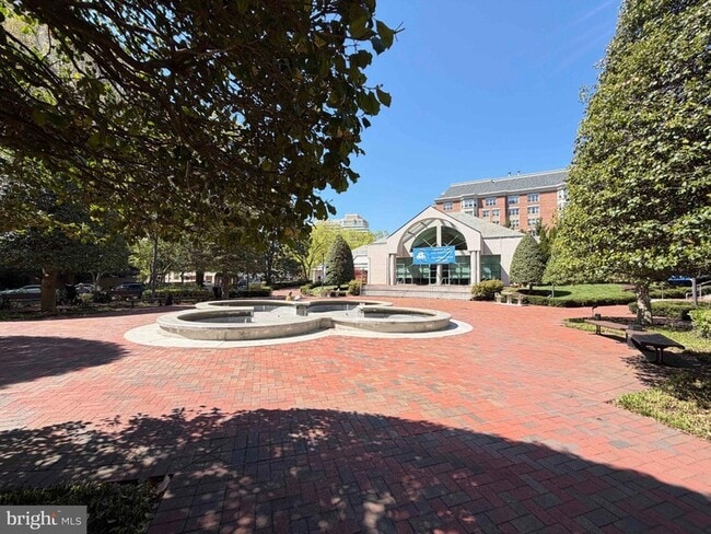Building Photo - 5500 Friendship Blvd