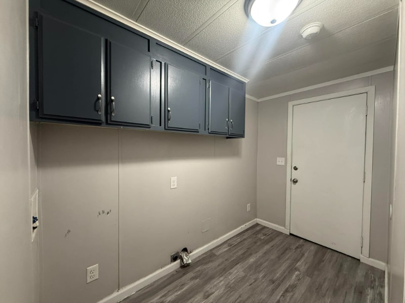 Building Photo - 1236 N Oaklane Rd