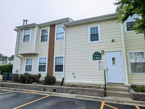Building Photo - 1301 Wyndham Dr