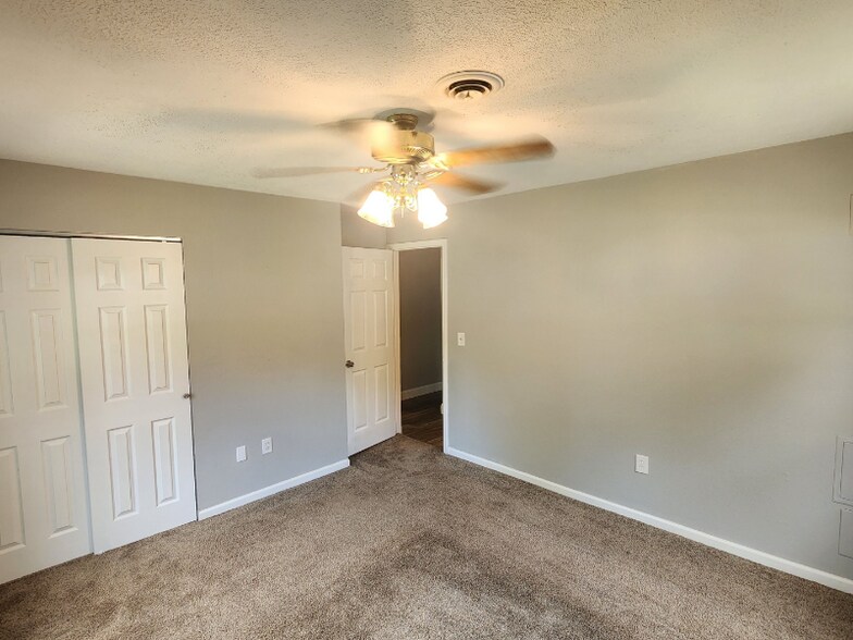 Building Photo - 312 E Adams St