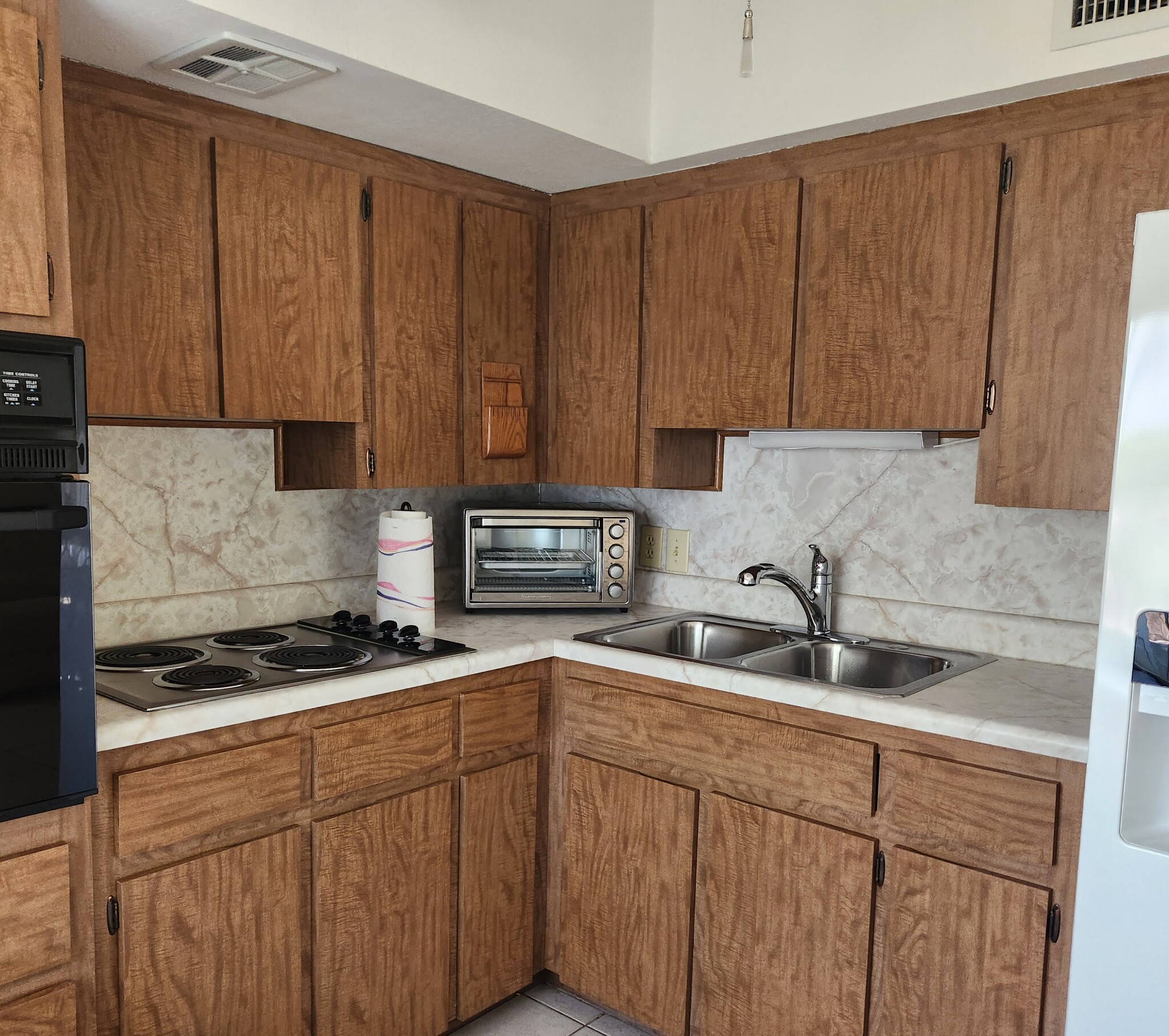 Kitchen - 2043 Denmark St