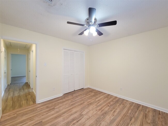 Building Photo - 12611 Dermott Dr