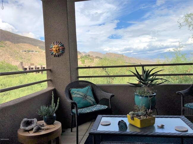 Building Photo - 6655 N Canyon Crest Dr