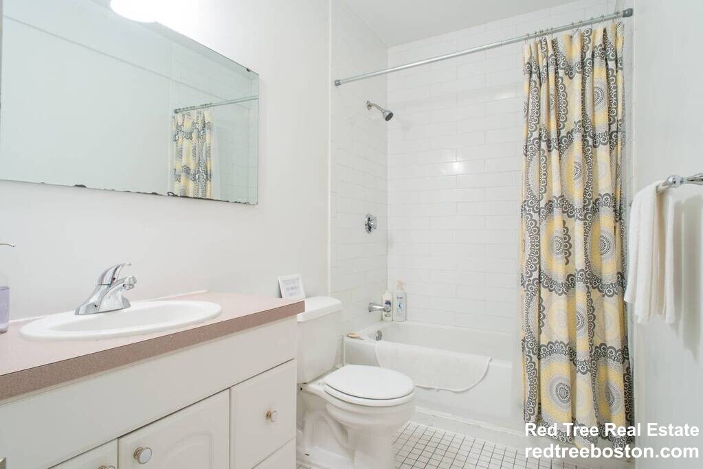 Building Photo - 28 Piedmont St