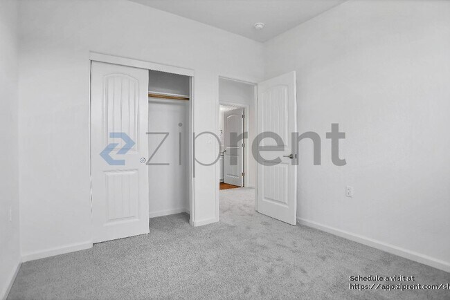 Building Photo - 1330 W Prescott Ave