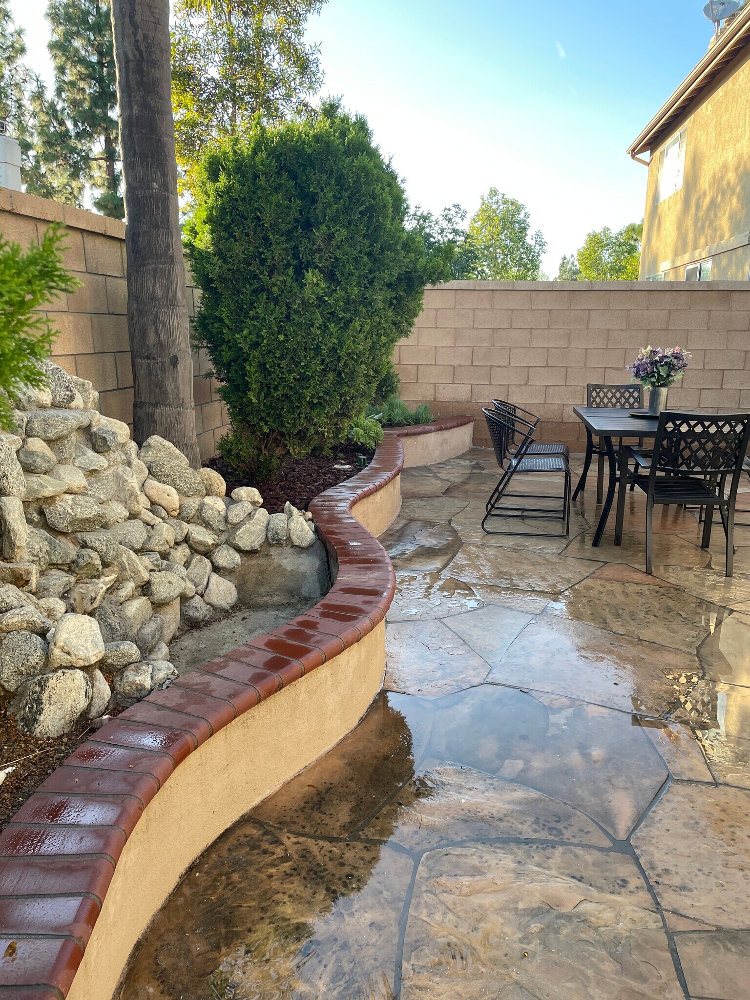 Building Photo - 6 Red Coat Pl