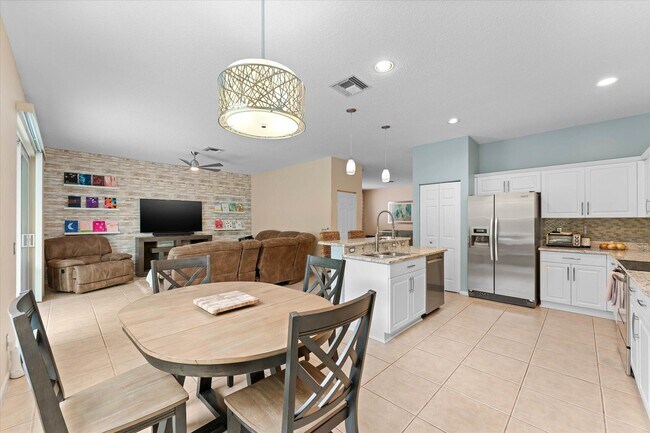 Building Photo - 7061 Chesapeake Cir