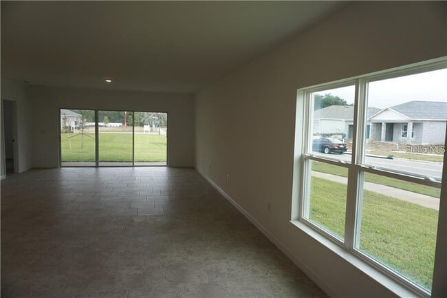 Building Photo - 10155 Grande Lp