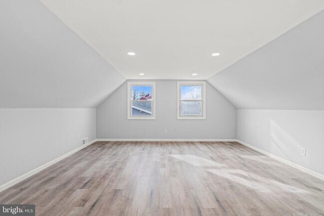 Building Photo - 48 Marboro Ln
