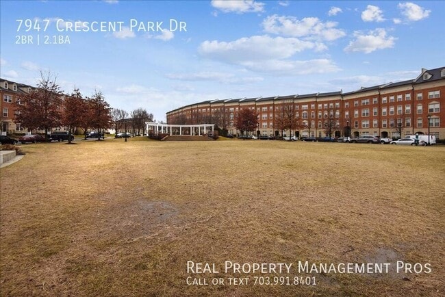 Building Photo - 7947 Crescent Park Dr