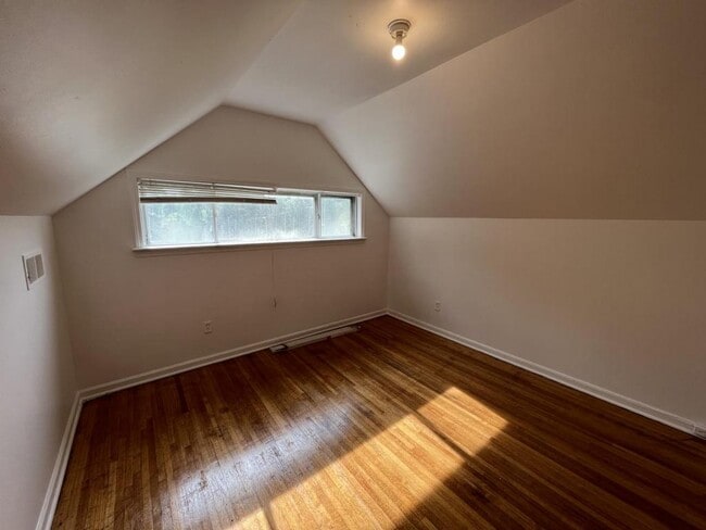 Building Photo - 2870 Dumbarton Oaks Dr