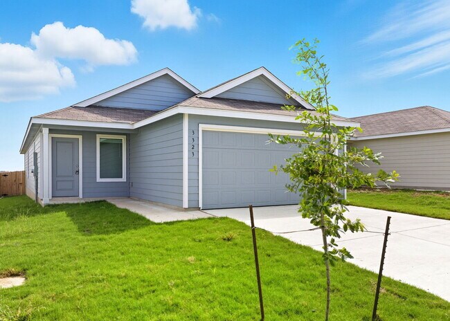 Primary Photo - New Braunfels Serene Country View