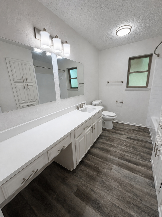 Building Photo - 5309 Holly Trail