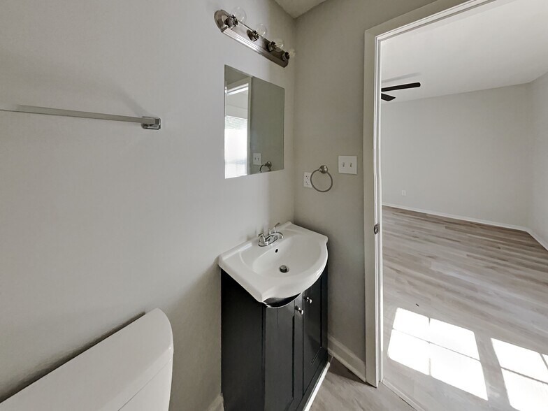 Building Photo - 3887 Brandy Ave