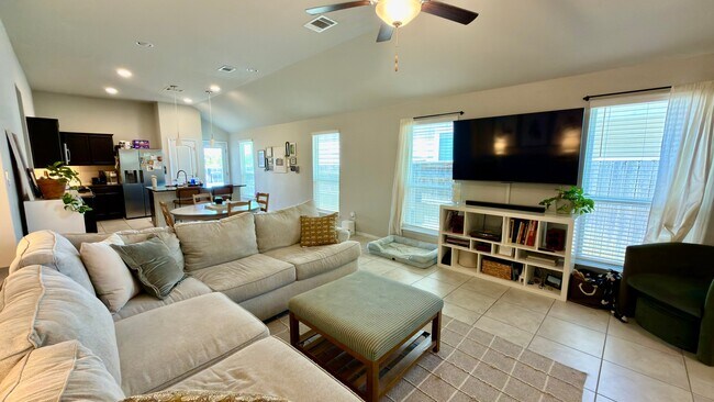 Building Photo - 11408 Milano Dr
