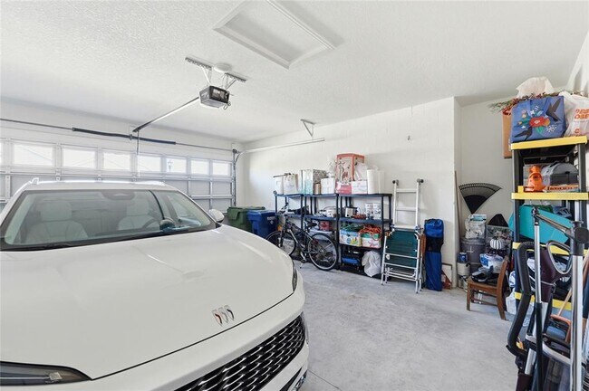 Building Photo - 1033 Sawgrass Dr
