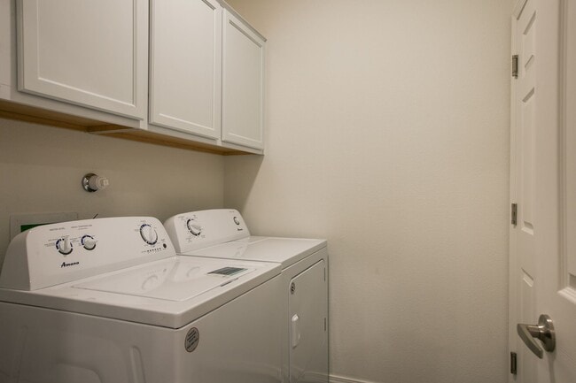 Building Photo - North Valley Townhome