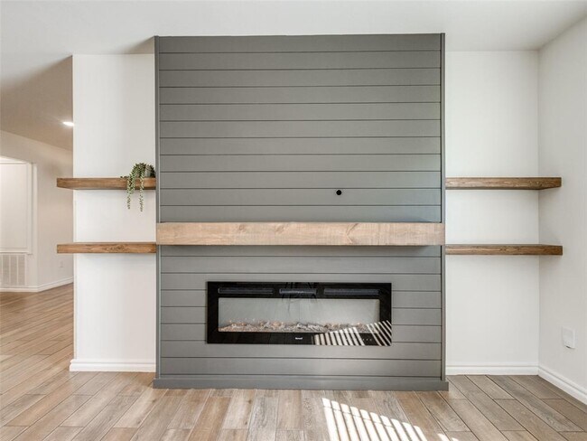 Building Photo - 4101 N Hammond Ave